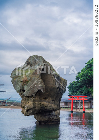 (北海道)江差町鷗島(かもめじま)・瓶子岩・鳥居 (北海道)江差町鷗島(かもめじま)・瓶子岩・鳥居 108866252