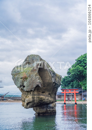 （北海道）江差町鷗島（かもめじま）・瓶子岩・鳥居 108866254