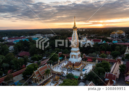 Phra That Phanom, a respectful of Nakhon Phanom People to Gold pagoda, settle in the center of the temple. 108869951