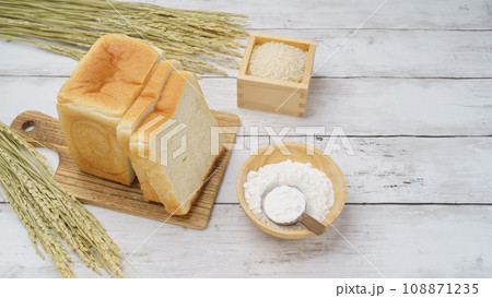 米粉入りパン　イメージ｜(米粉・白米・食パン) 108871235