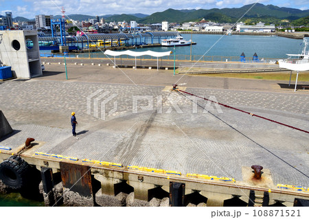長崎県長崎港から五島市福江港への船旅 長崎県長崎港から五島市福江港への船旅 108871521
