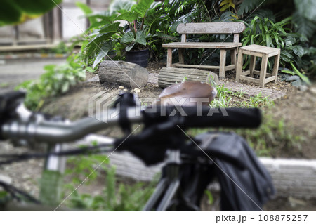 Interior of cozy coffee shop atmosphere 108875257