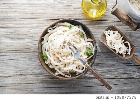 Turnip sour 108877578