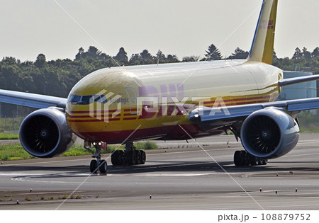 アエロロジック77W成田タキシング 108879752