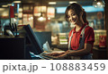 スーパーで働くアジア人女性 108883459