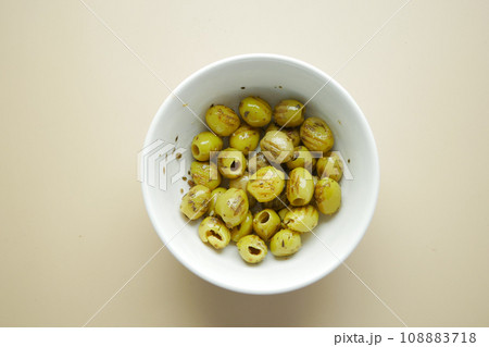 Turkish Grilled olives in a bowl Turkish Grilled olives in a bowl 108883718