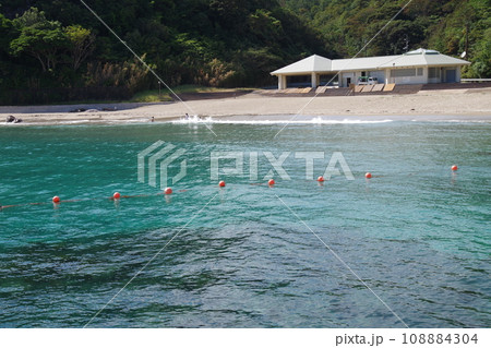 隠岐の島町塩浜海水浴場の景色 108884304