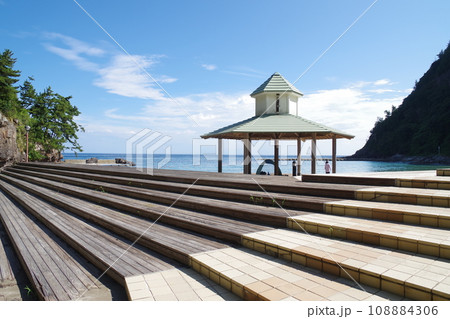 隠岐の島町塩浜海水浴場の景色 108884306