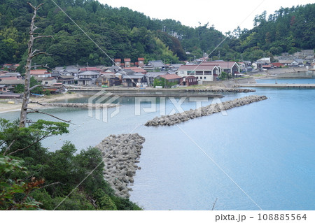 隠岐の島町布施漁港の景色 108885564