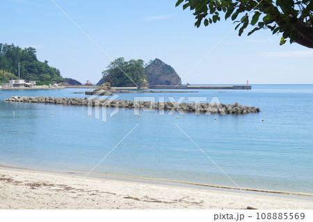 隠岐の島町布施地区春日の浜の景色 108885569