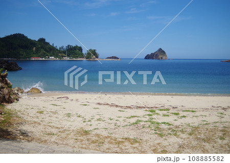 隠岐の島町布施地区の砂浜から眺めた景色 108885582