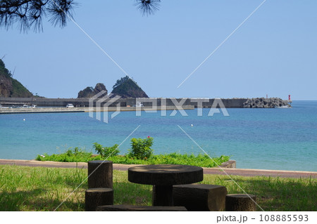 隠岐の島町中村海水浴場の景色 108885593