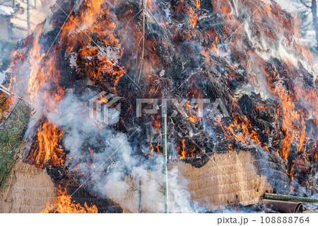 白山比咩神社の左義長祭 108888764