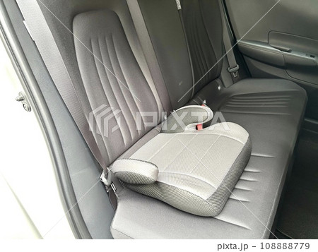 チャイルドシートの正しい付け方 108888779