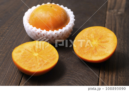 富有柿の断面 108893090