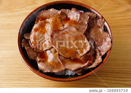 牛タン丼　焼肉 108893719