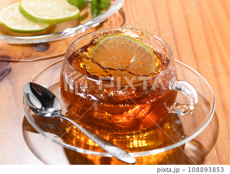 贅沢なお茶の時間 紅茶タイム (ティータイム)　紅茶 こうちゃ 木目調 108893853