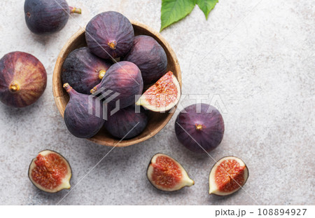 Fresh ripe figs 108894927