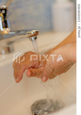 感染予防のための日常の手洗い励行 108896460