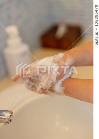 感染予防のための日常の手洗い励行 108896479