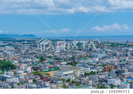 （北海道）五稜郭タワーから見る函館市の街並み（北東側） 108896551