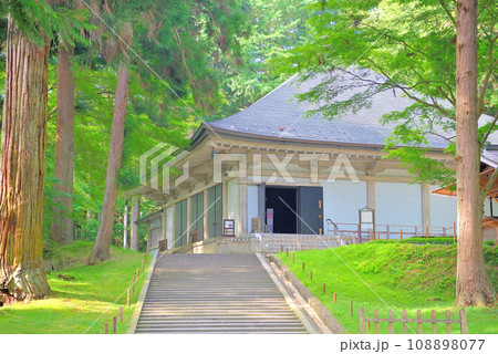 東北・平泉・関山の中尊寺、見学のハイライトの金色堂覆堂(1) 東北・平泉・関山の中尊寺、見学のハイライトの金色堂覆堂(1) 108898077