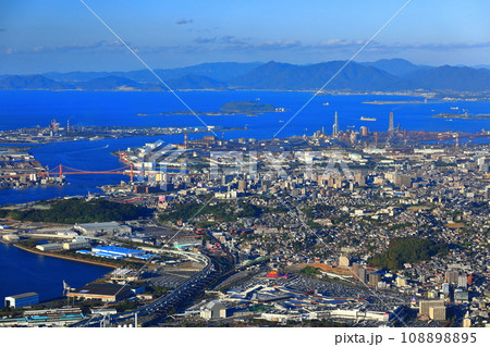 【福岡県】皿倉山展望台からみた北九州 108898895