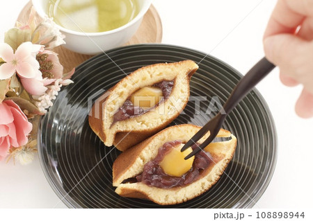 栗どら焼き 108898944