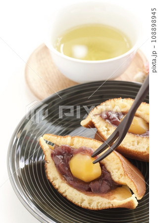 栗どら焼き 栗どら焼き 108898945
