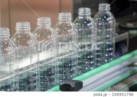 The hi-technology of drinking water manufacturing process. The hi-technology of drinking water manufacturing process. 108901796