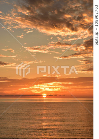 上ノ国町の夕暮れ時の景色 上ノ国町の夕暮れ時の景色 108902763