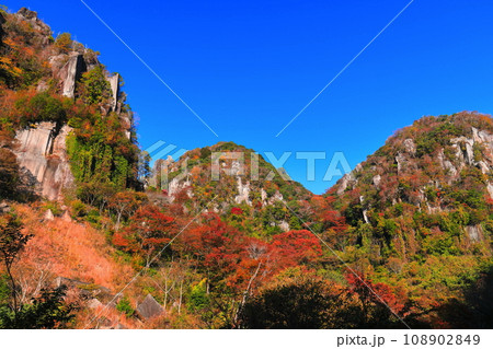 【大分県】紅葉の深耶馬渓（一目八景） 108902849