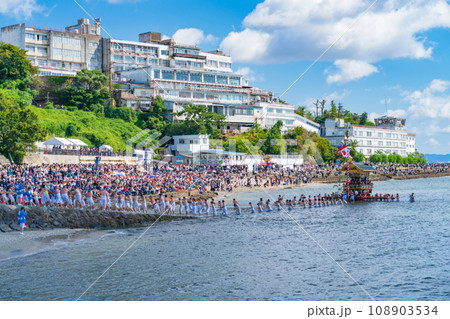 三谷祭、山車が海を渡る海中渡御〈愛知県蒲郡市〉 108903534