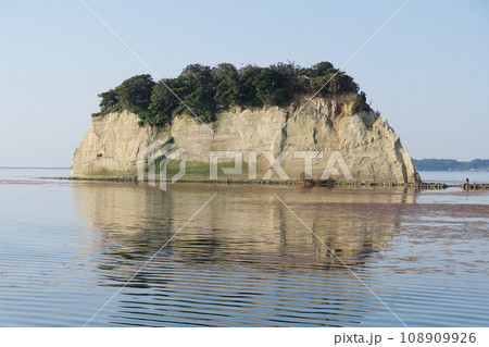早朝の見附島 2023年5月 早朝の見附島 2023年5月 108909926
