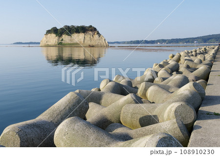 早朝の見附島 2023年5月 早朝の見附島 2023年5月 108910230