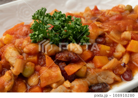 豚白モツトマト煮込み 108910280