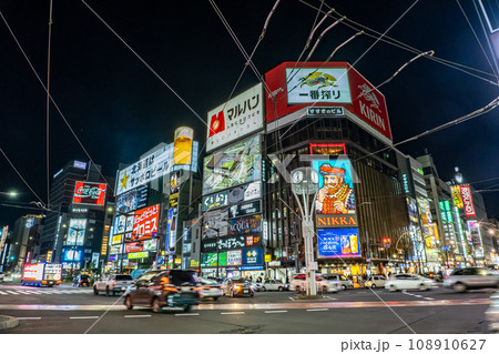札幌すすきの夜の風景 札幌すすきの夜の風景 108910627