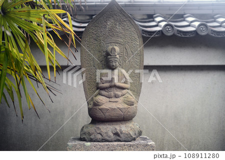 伊丹昆陽寺観音菩薩石像-2 108911280