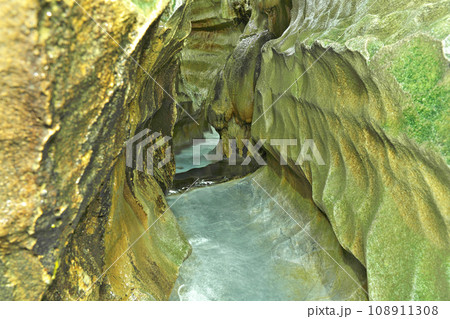 【千仏鍾乳洞】 福岡県北九州市小倉南区平尾台 108911308