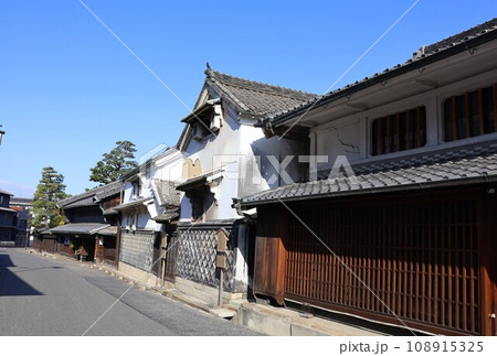 東海道有松の街並み 108915325