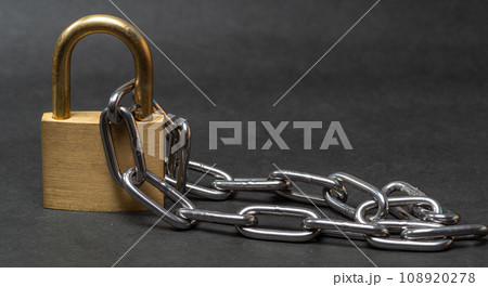 南京錠と鎖 108920278
