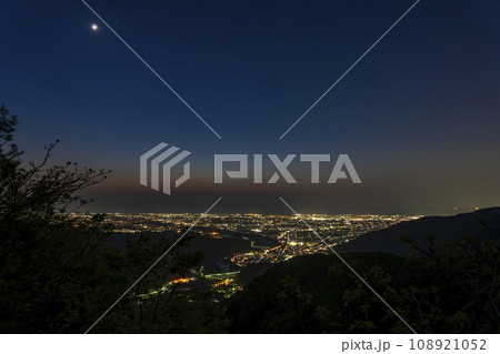 世界ジオパークの手取川扇状地の夜景 世界ジオパークの手取川扇状地の夜景 108921052