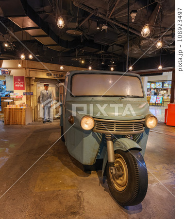 天保山マーケットプレース なにわ食いしんぼ横丁 ダイハツオート三輪 2023年10月30日 108923497