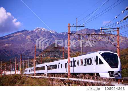 日光市　東武鉄道　東武日光駅へ向かうスペーシアX 108924868