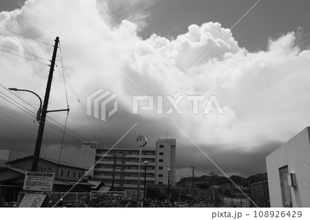 雲が湧く 雲が湧く 108926429