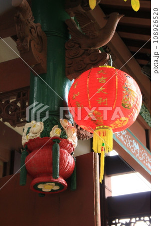 福州園 赤い提灯 沖縄 冬風景 福州園 赤い提灯 沖縄 冬風景 108926520