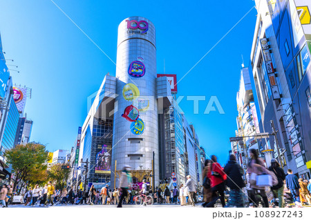 日本の東京都市景観 11月。…10週連続減↓…渋谷109…自転車押し歩きと自転車危険走行＝19日 108927243