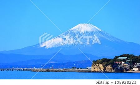 湘南海岸と富士山 108928223