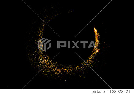 circle light frame on black background 108928321