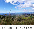 愛媛県南宇和郡愛南町_青空とススキと山並みの眺望1 愛媛県南宇和郡愛南町_青空とススキと山並みの眺望1 108931330